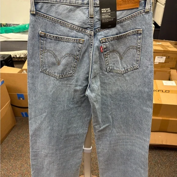 Levi's Light Blue Straight Jeans - Picture 2 of 5